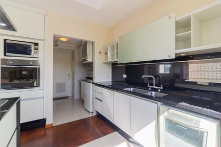 Apartamento à venda com 156m², 2 quartos e 2 vagas Apartamento à venda com 156m², 2 quartos e 2 vagasCozinha
