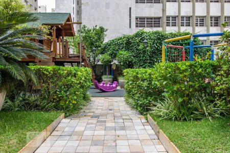 Apartamento à venda com 156m², 2 quartos e 2 vagas Apartamento à venda com 156m², 2 quartos e 2 vagasÁrea comum - Piscina
