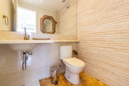 Apartamento à venda com 156m², 2 quartos e 2 vagas Apartamento à venda com 156m², 2 quartos e 2 vagasLavabo