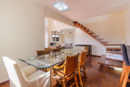 Apartamento à venda com 156m², 2 quartos e 2 vagas Apartamento à venda com 156m², 2 quartos e 2 vagasSala