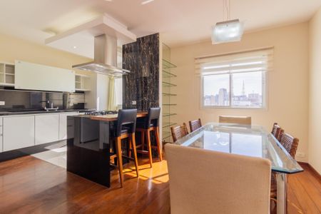 Apartamento à venda com 156m², 2 quartos e 2 vagas Apartamento à venda com 156m², 2 quartos e 2 vagasSala