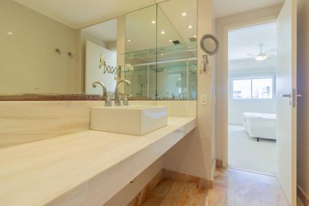 Apartamento à venda com 156m², 2 quartos e 2 vagas Apartamento à venda com 156m², 2 quartos e 2 vagasSuíte 2
