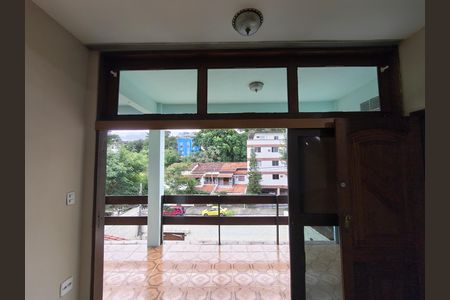 Casa à venda com 100m², 3 quartos e 3 vagas Casa à venda com 100m², 3 quartos e 3 vagasVaranda - Sala