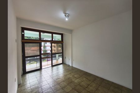 Casa à venda com 100m², 3 quartos e 3 vagas