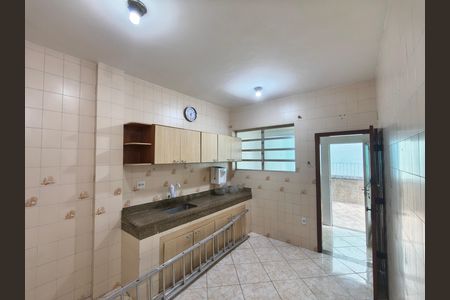 Casa à venda com 100m², 3 quartos e 3 vagas Casa à venda com 100m², 3 quartos e 3 vagasCozinha