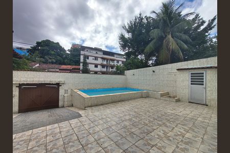 Casa à venda com 100m², 3 quartos e 3 vagas