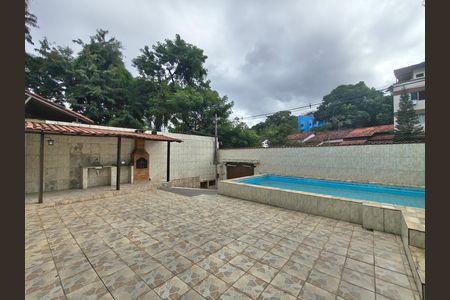 Casa à venda com 100m², 3 quartos e 3 vagas