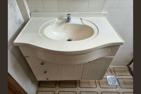 Casa à venda com 100m², 3 quartos e 3 vagas Casa à venda com 100m², 3 quartos e 3 vagasBanheiro Social
