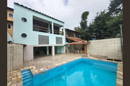 Casa à venda com 100m², 3 quartos e 3 vagas