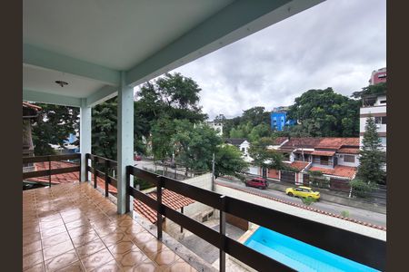 Casa à venda com 100m², 3 quartos e 3 vagas Casa à venda com 100m², 3 quartos e 3 vagasVaranda - Sala