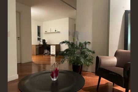 Apartamento à venda com 167m², 2 quartos e 3 vagas