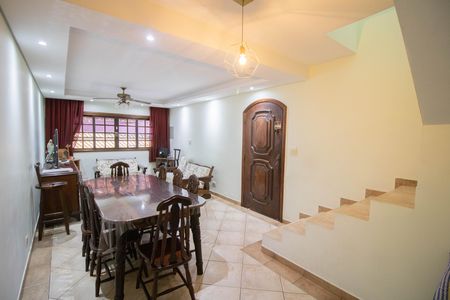 Casa à venda com 127m², 3 quartos e 2 vagasSALA