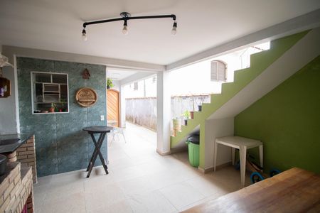 Casa à venda com 127m², 3 quartos e 2 vagasÁREA GOUMET