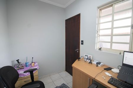 Casa à venda com 127m², 3 quartos e 2 vagasESCRITÓRIO