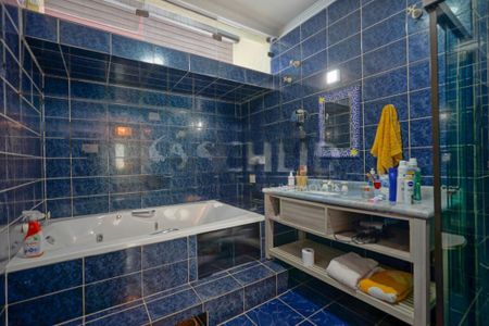 Casa à venda com 230m², 4 quartos e 3 vagas