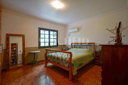 Casa à venda com 230m², 4 quartos e 3 vagas