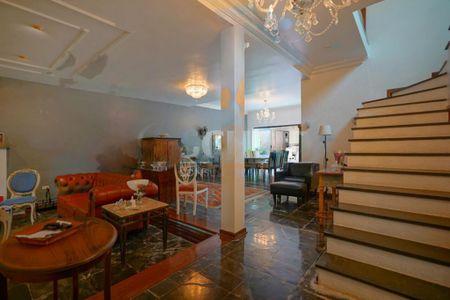 Casa à venda com 230m², 4 quartos e 3 vagas