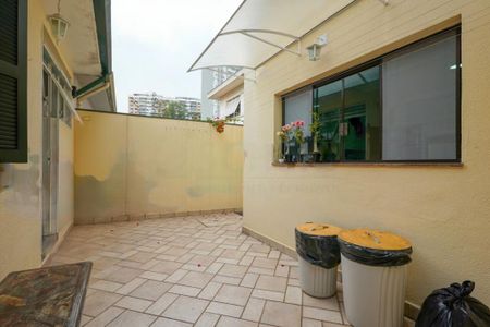 Casa à venda com 230m², 4 quartos e 3 vagas