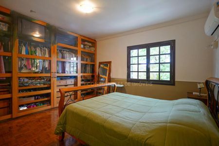 Casa à venda com 230m², 4 quartos e 3 vagas