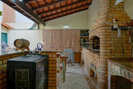 Casa à venda com 230m², 4 quartos e 3 vagas