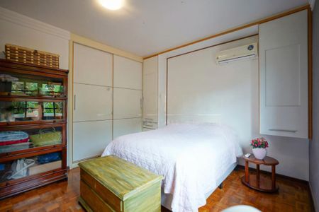 Casa à venda com 230m², 4 quartos e 3 vagas
