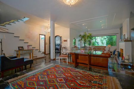 Casa à venda com 230m², 4 quartos e 3 vagas