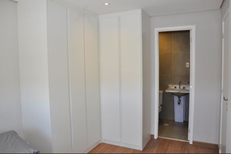 Detalhe - Quarto 01 com Suíte de apartamento para alugar com 2 quartos, 70m² em Parque Sao Domingos, São Paulo