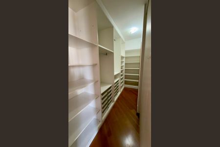 Apartamento à venda com 117m², 3 quartos e 3 vagas Apartamento à venda com 117m², 3 quartos e 3 vagascloset quarto3