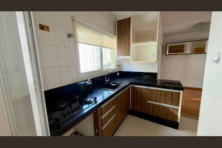 Apartamento à venda com 117m², 3 quartos e 3 vagas Apartamento à venda com 117m², 3 quartos e 3 vagasCozinha