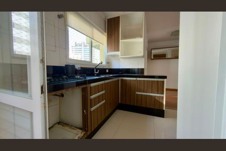 Apartamento à venda com 117m², 3 quartos e 3 vagas Apartamento à venda com 117m², 3 quartos e 3 vagasCozinha