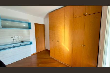 Apartamento à venda com 117m², 3 quartos e 3 vagas Apartamento à venda com 117m², 3 quartos e 3 vagasQuarto 1