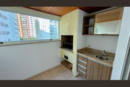 Apartamento à venda com 117m², 3 quartos e 3 vagas Apartamento à venda com 117m², 3 quartos e 3 vagasChurrasqueira