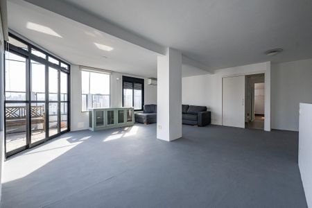Sala 2 de apartamento à venda com 3 quartos, 180m² em Pinheiros, São Paulo