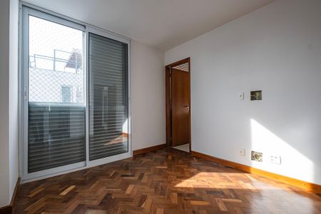 Apartamento para alugar com 180m², 3 quartos e 1 vaga Apartamento para alugar com 180m², 3 quartos e 1 vagaSuíte 1