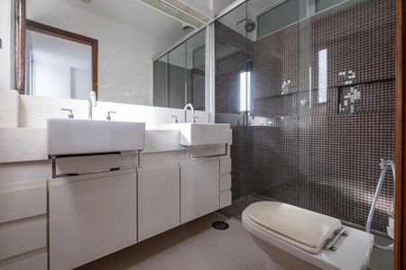 Apartamento para alugar com 180m², 3 quartos e 1 vaga Apartamento para alugar com 180m², 3 quartos e 1 vagaSuíte 1