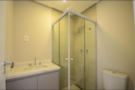 Apartamento para alugar com 70m², 2 quartos e 2 vagas Apartamento para alugar com 70m², 2 quartos e 2 vagasBanheiro