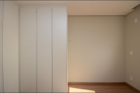 Apartamento para alugar com 70m², 2 quartos e 2 vagas Apartamento para alugar com 70m², 2 quartos e 2 vagasSuíte