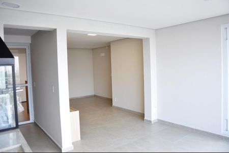 Apartamento para alugar com 70m², 2 quartos e 2 vagas Apartamento para alugar com 70m², 2 quartos e 2 vagasDetalhe - Varanda da Sala e Sala de Jantar