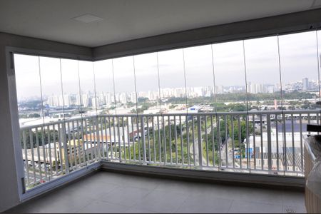 Apartamento para alugar com 70m², 2 quartos e 2 vagas Apartamento para alugar com 70m², 2 quartos e 2 vagasDetalhe - Varanda da Sala e Sala de Jantar