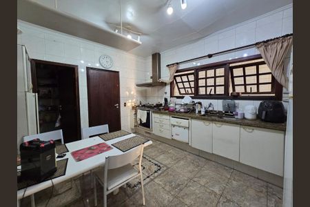Casa de condomínio à venda com 481m², 4 quartos e 4 vagas Casa de condomínio à venda com 481m², 4 quartos e 4 vagasFoto 38
