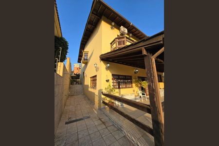 Casa de condomínio à venda com 481m², 4 quartos e 4 vagas Casa de condomínio à venda com 481m², 4 quartos e 4 vagasFoto 01