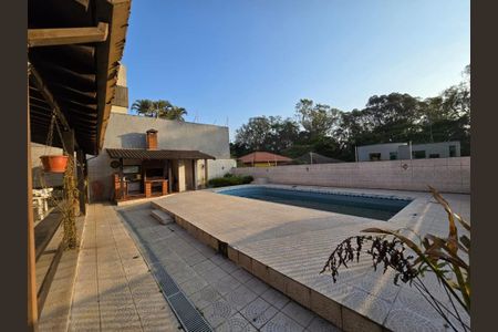 Casa de condomínio à venda com 481m², 4 quartos e 4 vagas Casa de condomínio à venda com 481m², 4 quartos e 4 vagasFoto 01