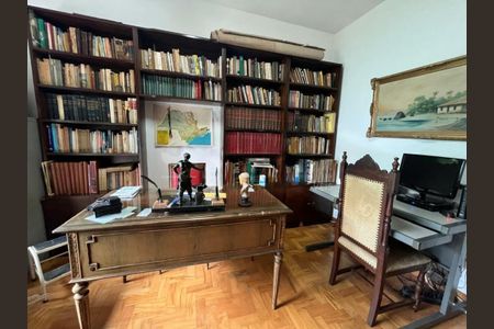 Casa à venda com 213m², 3 quartos e 3 vagas