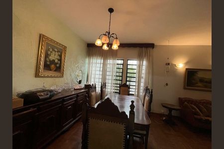 Casa à venda com 213m², 3 quartos e 3 vagas