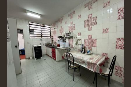 Casa à venda com 213m², 3 quartos e 3 vagas
