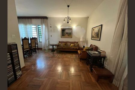 Casa à venda com 213m², 3 quartos e 3 vagas