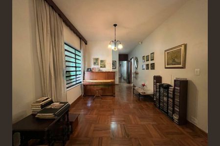 Casa à venda com 213m², 3 quartos e 3 vagas