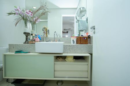 Apartamento à venda com 68m², 2 quartos e 2 vagas Apartamento à venda com 68m², 2 quartos e 2 vagasBANHEIRO2