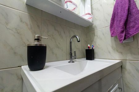 Casa à venda com 254m², 5 quartos e 1 vaga Casa à venda com 254m², 5 quartos e 1 vagaCasa 1 - Banheiro 2