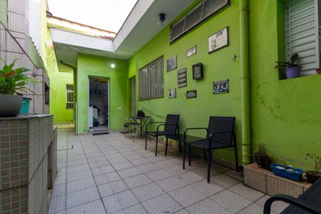 Casa à venda com 254m², 5 quartos e 1 vaga Casa à venda com 254m², 5 quartos e 1 vagaQuintal